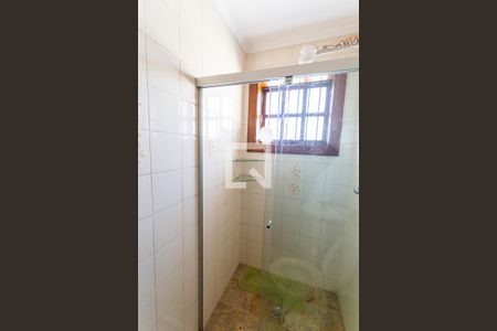 Casa à venda com 550m², 5 quartos e 7 vagas Casa à venda com 550m², 5 quartos e 7 vagasBanheiro de Serviço