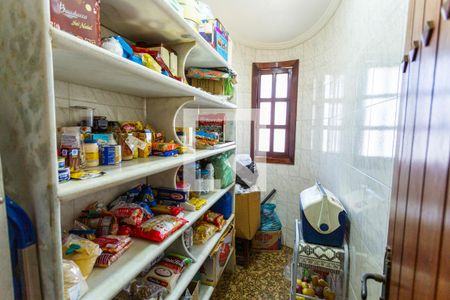 Casa à venda com 550m², 5 quartos e 7 vagas Casa à venda com 550m², 5 quartos e 7 vagasDespensa