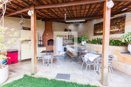 Casa à venda com 550m², 5 quartos e 7 vagas Casa à venda com 550m², 5 quartos e 7 vagasEspaço Gourmet/Churrasqueira