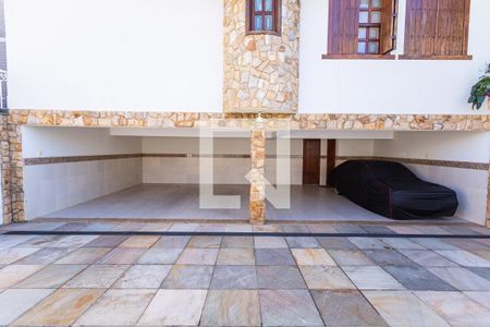 Casa à venda com 550m², 5 quartos e 7 vagas Casa à venda com 550m², 5 quartos e 7 vagasGaragem