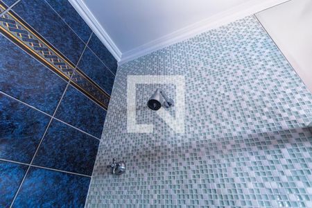 Casa à venda com 550m², 5 quartos e 7 vagas Casa à venda com 550m², 5 quartos e 7 vagasChuveiro do Banheiro da Suíte 2