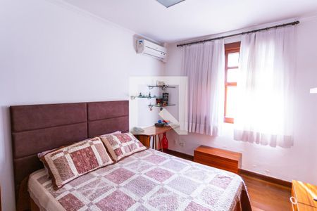 Casa à venda com 550m², 5 quartos e 7 vagas Casa à venda com 550m², 5 quartos e 7 vagasSuíte 3