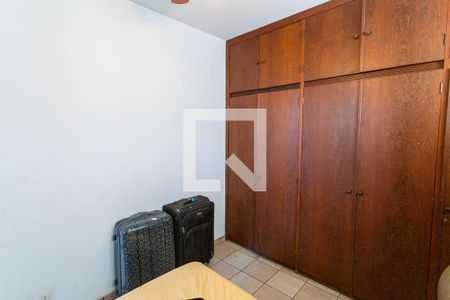 Casa à venda com 550m², 5 quartos e 7 vagas Casa à venda com 550m², 5 quartos e 7 vagasQuarto de Serviço