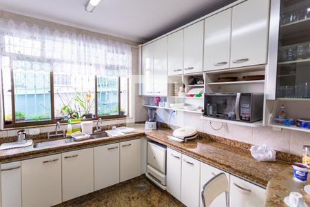 Casa à venda com 550m², 5 quartos e 7 vagas Casa à venda com 550m², 5 quartos e 7 vagasCozinha