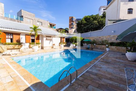 Casa à venda com 550m², 5 quartos e 7 vagas Casa à venda com 550m², 5 quartos e 7 vagasÁrea da Piscina
