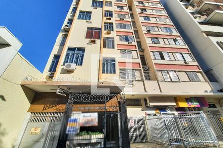Apartamento à venda com 70m², 2 quartos e sem vaga Apartamento à venda com 70m², 2 quartos e sem vagaFachada