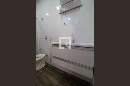 Apartamento à venda com 70m², 2 quartos e sem vaga Apartamento à venda com 70m², 2 quartos e sem vagaBanheiro Social