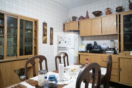 Casa à venda com 200m², 3 quartos e 4 vagas Casa à venda com 200m², 3 quartos e 4 vagasCozinha