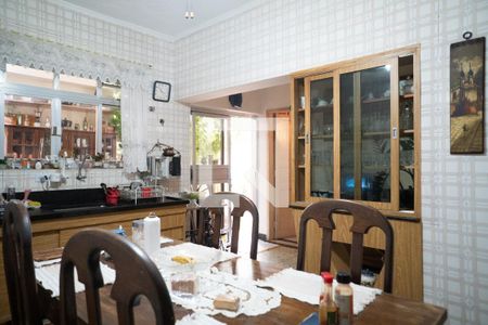 Casa à venda com 200m², 3 quartos e 4 vagas Casa à venda com 200m², 3 quartos e 4 vagasCozinha