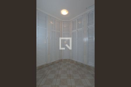 Casa à venda com 156m², 2 quartos e 2 vagasQuarto de Serviço