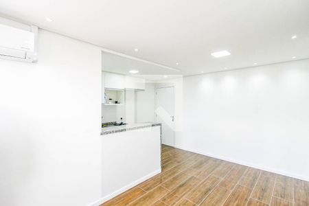 Sala de apartamento para alugar com 2 quartos, 55m² em Santo Amaro, São Paulo