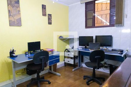 Casa à venda com 370m², 3 quartos e 4 vagas Casa à venda com 370m², 3 quartos e 4 vagasEscritório