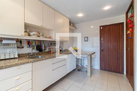 Casa à venda com 279m², 4 quartos e 4 vagasCozinha