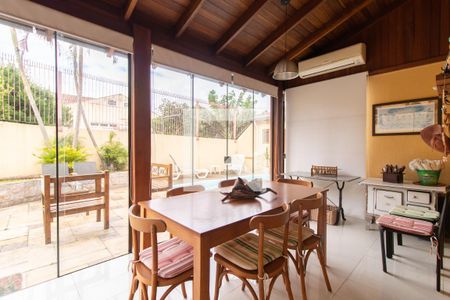 Casa à venda com 279m², 4 quartos e 4 vagasSalão de Festas