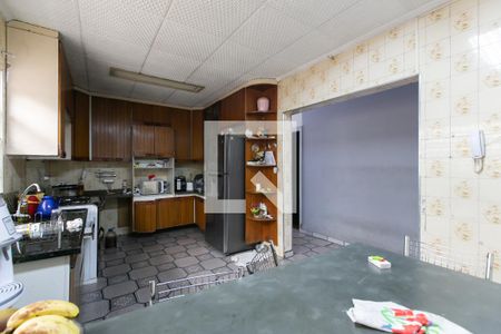 Casa à venda com 760m², 4 quartos e 2 vagas Casa à venda com 760m², 4 quartos e 2 vagasCozinha