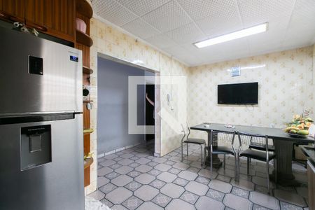 Casa à venda com 760m², 4 quartos e 2 vagas Casa à venda com 760m², 4 quartos e 2 vagasCozinha