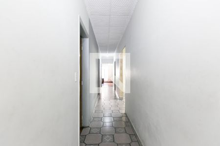 Casa à venda com 760m², 4 quartos e 2 vagas Casa à venda com 760m², 4 quartos e 2 vagasCorredor