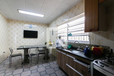 Casa à venda com 760m², 4 quartos e 2 vagas Casa à venda com 760m², 4 quartos e 2 vagasCozinha