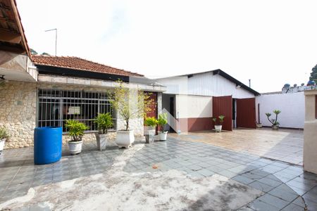 Casa à venda com 760m², 4 quartos e 2 vagas Casa à venda com 760m², 4 quartos e 2 vagasQuintal