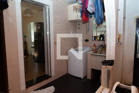 Casa à venda com 450m², 6 quartos e 2 vagas Casa à venda com 450m², 6 quartos e 2 vagasÁrea de Serviço