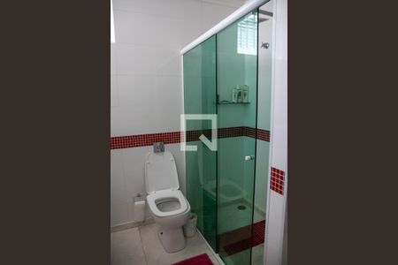 Casa à venda com 360m², 4 quartos e 6 vagas Casa à venda com 360m², 4 quartos e 6 vagasBanheiro do Quarto 2