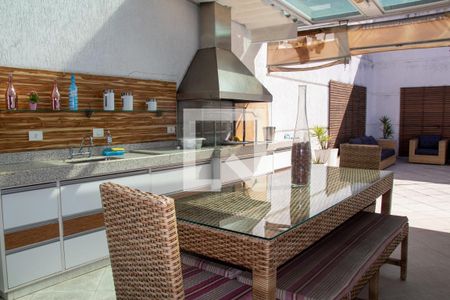 Casa à venda com 360m², 4 quartos e 6 vagas Casa à venda com 360m², 4 quartos e 6 vagasChurrasqueira