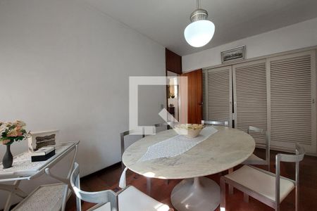 Casa à venda com 450m², 4 quartos e 3 vagas Casa à venda com 450m², 4 quartos e 3 vagasCopa