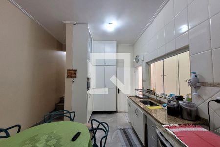 Casa à venda com 179m², 3 quartos e 4 vagas Casa à venda com 179m², 3 quartos e 4 vagasCozinha