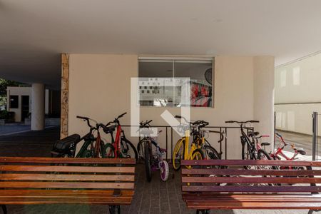 Studio à venda com 76m², 2 quartos e 1 vaga Studio à venda com 76m², 2 quartos e 1 vagaBicicletário