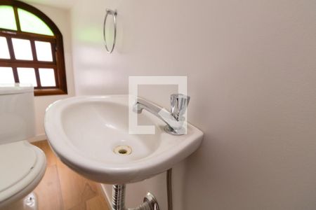 Lavabo de casa para alugar com 3 quartos, 100m² em Jardim Trussardi, São Paulo
