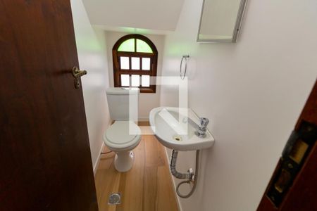 Lavabo de casa para alugar com 3 quartos, 100m² em Jardim Trussardi, São Paulo