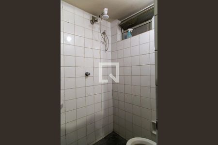 Casa à venda com 600m², 4 quartos e 6 vagas Casa à venda com 600m², 4 quartos e 6 vagasBanheiro da garagem