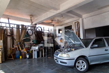 Casa à venda com 600m², 4 quartos e 6 vagas Casa à venda com 600m², 4 quartos e 6 vagasGaragem