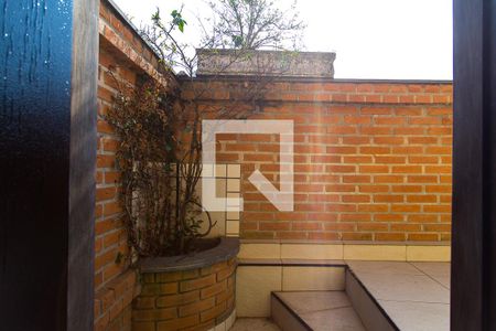 Casa à venda com 600m², 4 quartos e 6 vagas Casa à venda com 600m², 4 quartos e 6 vagasVista do Quarto 4