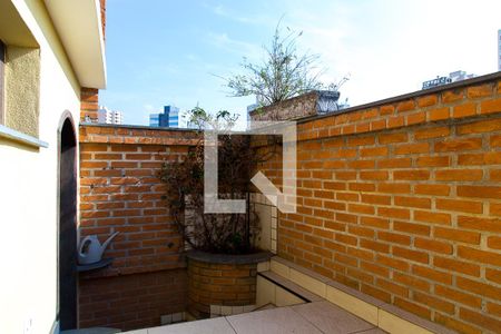 Casa à venda com 600m², 4 quartos e 6 vagas Casa à venda com 600m², 4 quartos e 6 vagasVaranda do Quarto 4