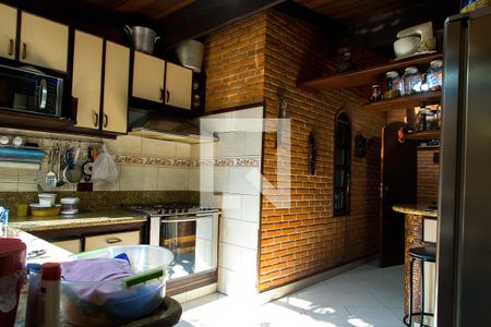 Casa à venda com 600m², 4 quartos e 6 vagas Casa à venda com 600m², 4 quartos e 6 vagasCozinha