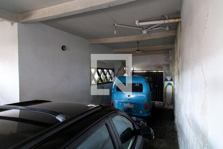 Casa à venda com 600m², 4 quartos e 6 vagas Casa à venda com 600m², 4 quartos e 6 vagasGaragem
