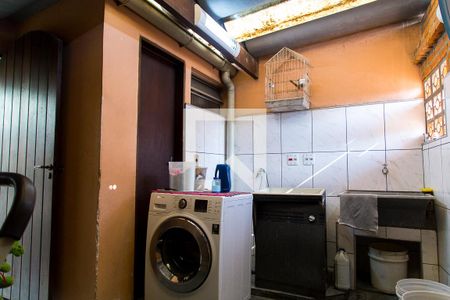 Casa à venda com 600m², 4 quartos e 6 vagas Casa à venda com 600m², 4 quartos e 6 vagasÁrea de Serviço