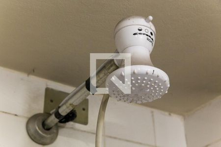 Casa à venda com 600m², 4 quartos e 6 vagas Casa à venda com 600m², 4 quartos e 6 vagasBanheiro da garagem - Chuveiro