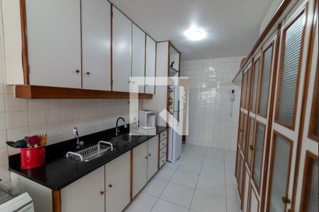 Apartamento à venda com 155m², 4 quartos e 1 vaga Apartamento à venda com 155m², 4 quartos e 1 vagaCozinha