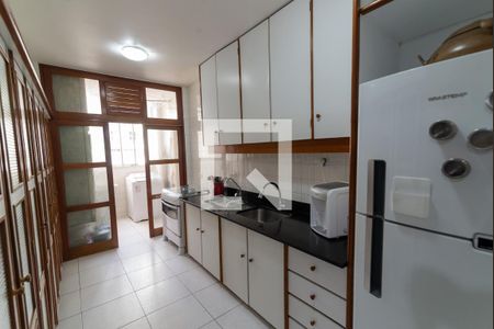 Apartamento à venda com 155m², 4 quartos e 1 vaga Apartamento à venda com 155m², 4 quartos e 1 vagaCozinha