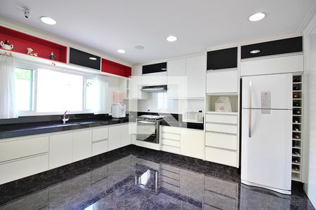 Casa à venda com 274m², 3 quartos e 8 vagasCozinha