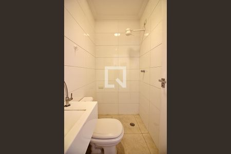 Casa à venda com 274m², 3 quartos e 8 vagasBanheiro de Serviço