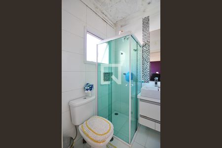 Casa à venda com 274m², 3 quartos e 8 vagasBanheiro do Quarto 3 - Suíte