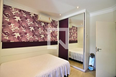 Casa à venda com 274m², 3 quartos e 8 vagasQuarto 3 - Suíte