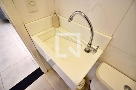 Casa à venda com 274m², 3 quartos e 8 vagasBanheiro de Serviço