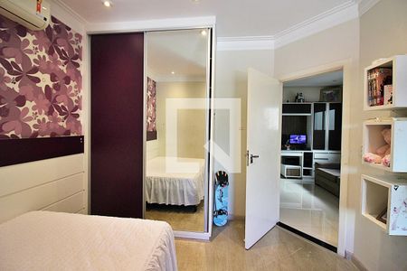 Casa à venda com 274m², 3 quartos e 8 vagasQuarto 3 - Suíte