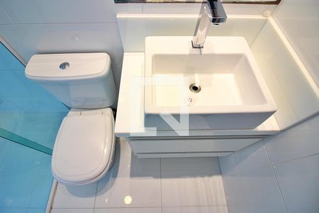 Casa à venda com 274m², 3 quartos e 8 vagasBanheiro do Quarto 2 - Suíte