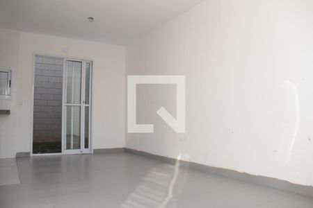 Sala de casa de condomínio para alugar com 2 quartos, 72m² em Chácara Faggion, Suzano