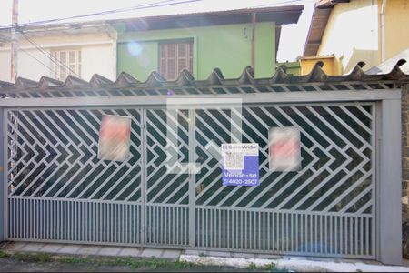 Casa à venda com 136m², 2 quartos e 2 vagasFachada